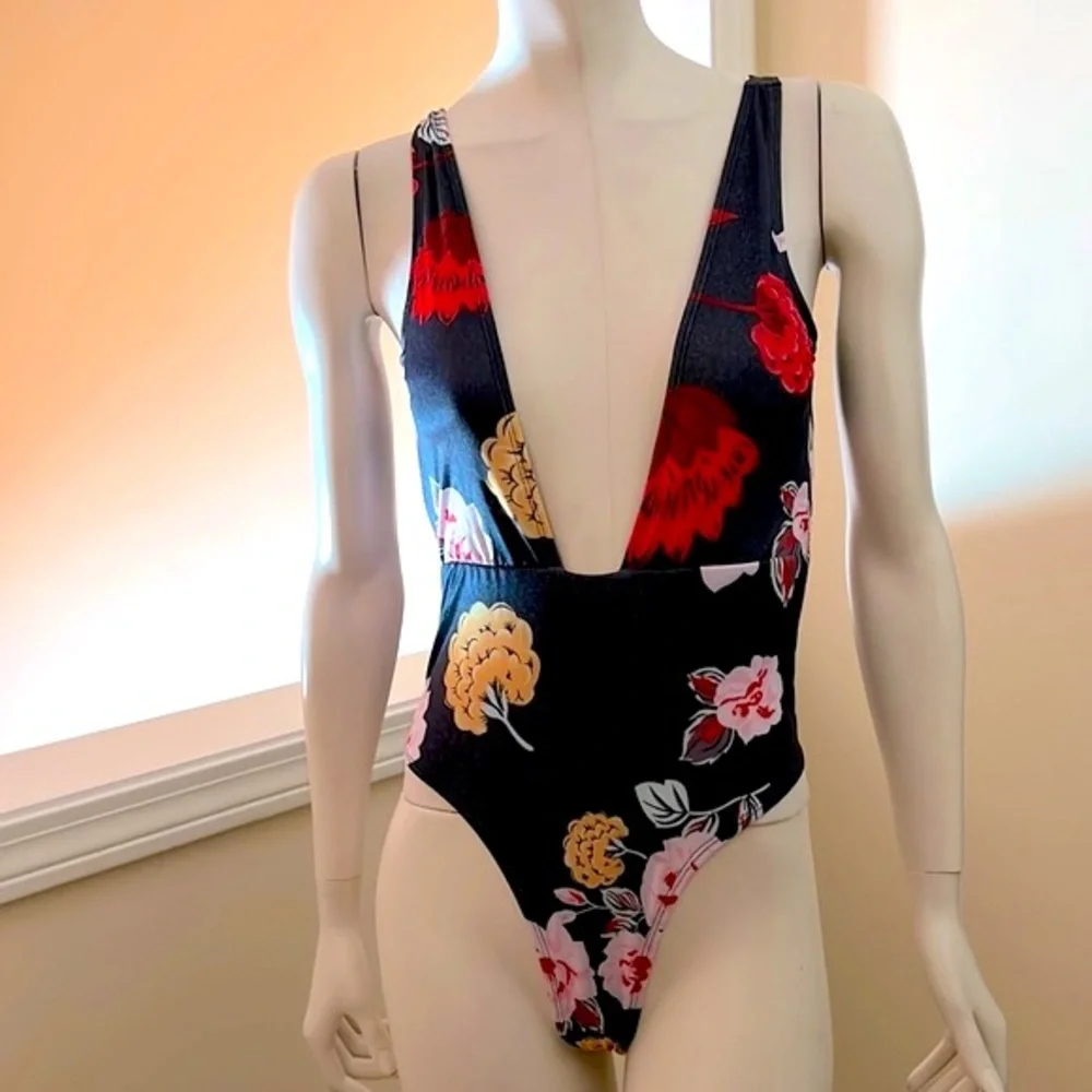 High Cut Floral one Piece Swim Suit by Zaful Size M